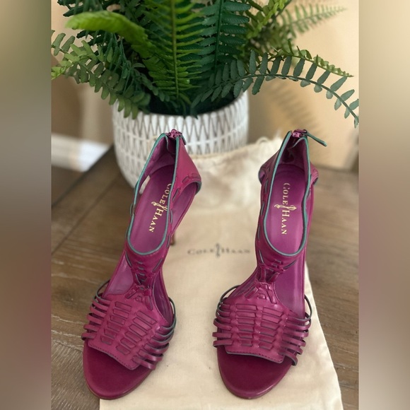 Cole Haan Woven T-Strap Stiletto Sandals with Nike Air Tech in Beet - Size 6.5 - Picture 5 of 15